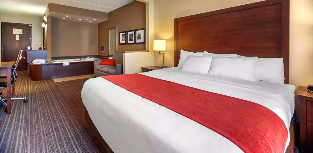 Comfort Suites Green Bay property photograph